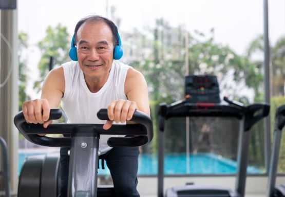 Too Busy to Exercise? The Singapore Guide for Middle Aged Adults to Stay Fit at Home (2026)